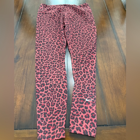 Nike Women's Dri-FIT One Animal Printed Leggings Sparkle Fabric Like New - Picture 7 of 7